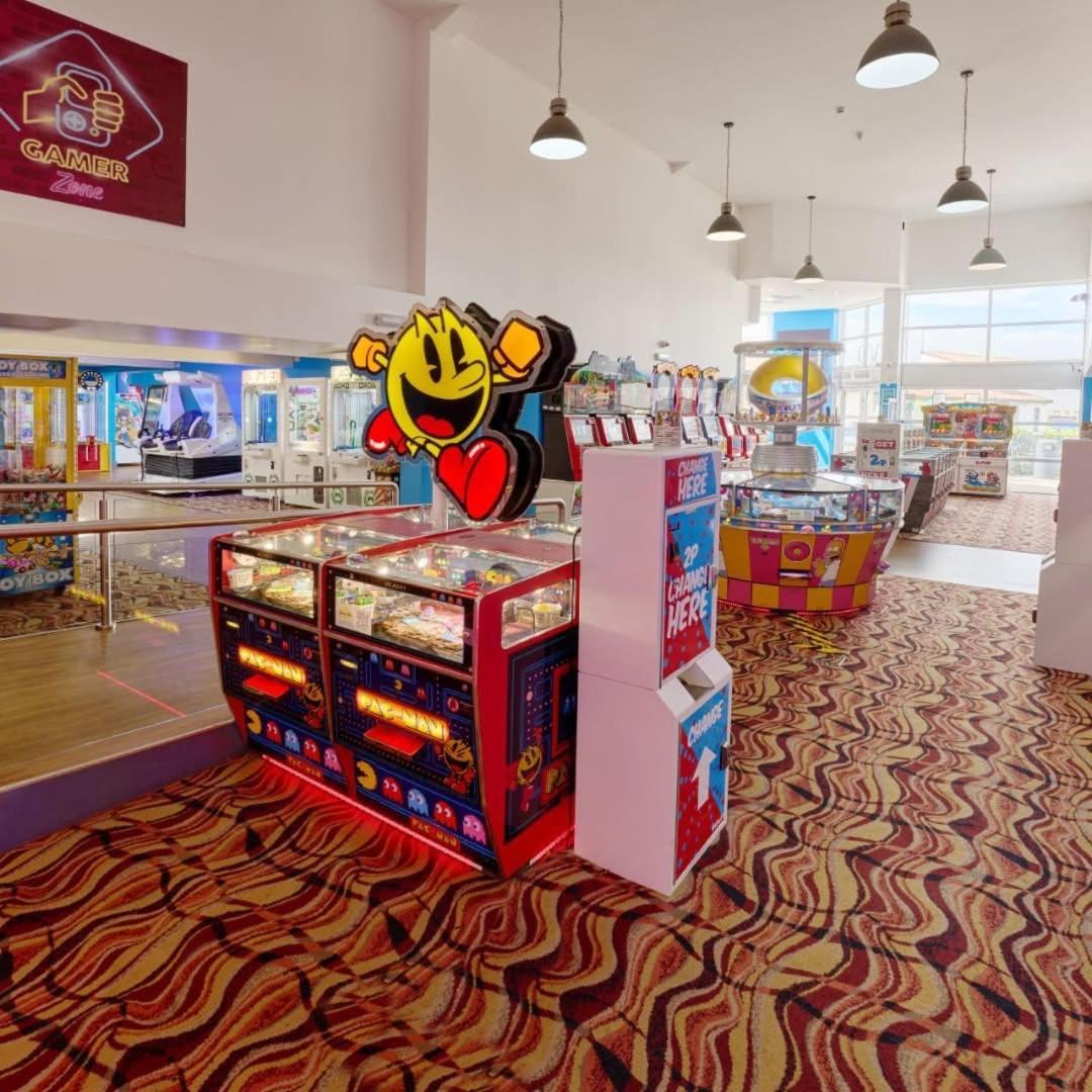 Oaken Caravan - Golden Sands Away Resorts Kinmel Bay Exterior photo