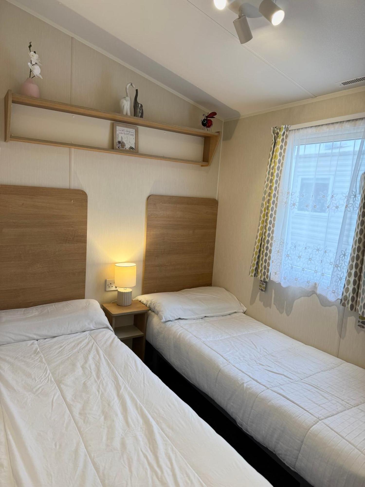 Oaken Caravan - Golden Sands Away Resorts Kinmel Bay Exterior photo